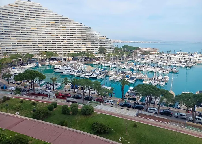 Grand Studio Vue Mer A Marina Baie Des Anges